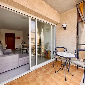 https://acogedor-y-centrico-apartamento-a-1-de-la-playa.topcostabravahotels.com