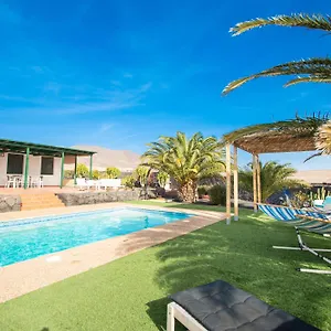 https://villa-papagayo-lanzarote.in-canary-islands.com